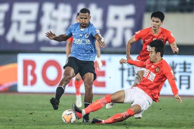 欧冠8强战现23亿欧元比拼 数据示皇马1-1曼城