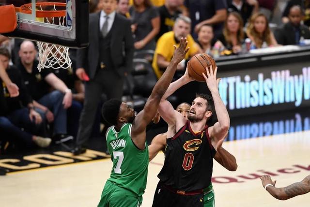 胡金秋19分赵继伟17分4助 广厦力克辽宁4连胜